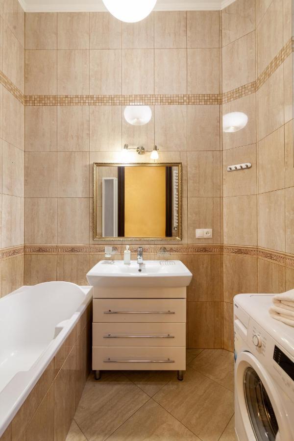 Alfa Apartments Levytskoho リヴィウ エクステリア 写真