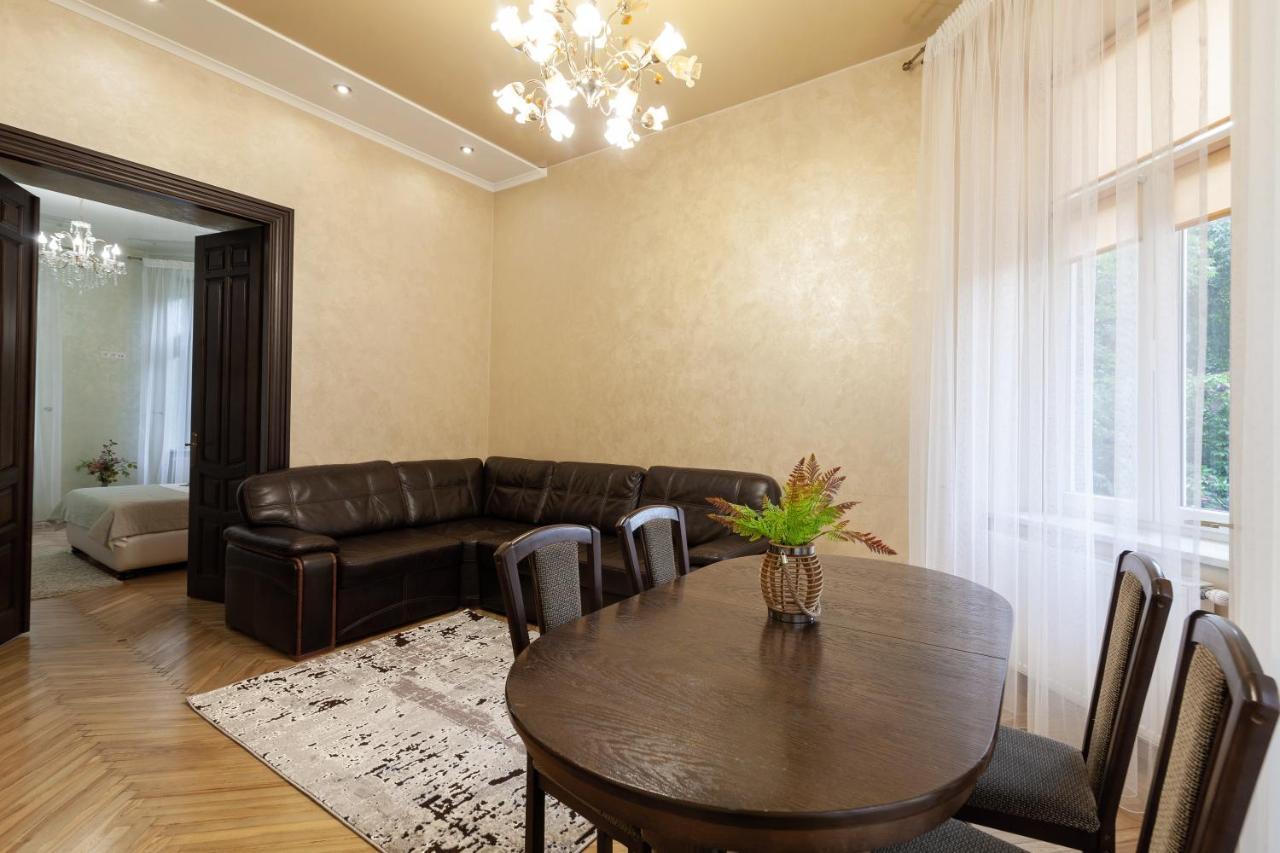 Alfa Apartments Levytskoho リヴィウ エクステリア 写真
