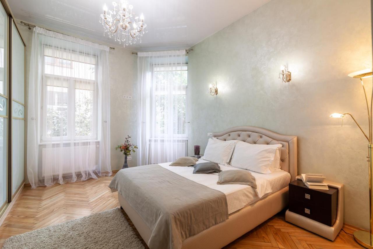 Alfa Apartments Levytskoho リヴィウ エクステリア 写真