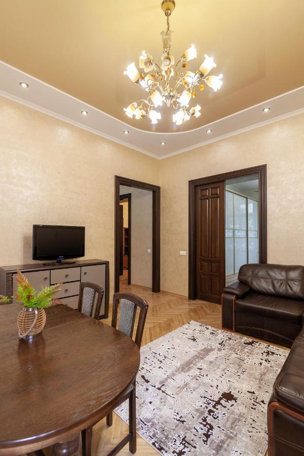 Alfa Apartments Levytskoho リヴィウ エクステリア 写真
