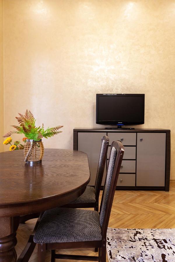 Alfa Apartments Levytskoho リヴィウ エクステリア 写真