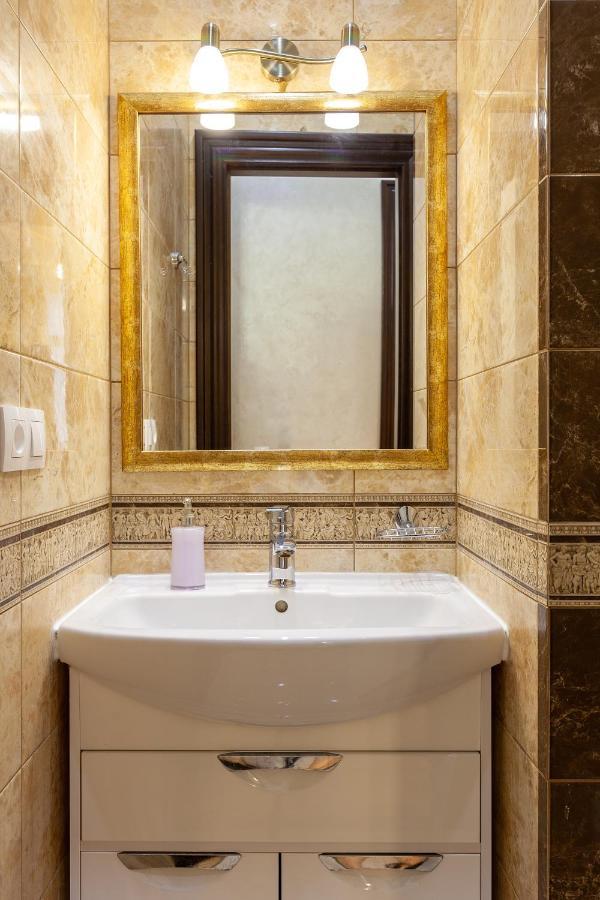 Alfa Apartments Levytskoho リヴィウ エクステリア 写真